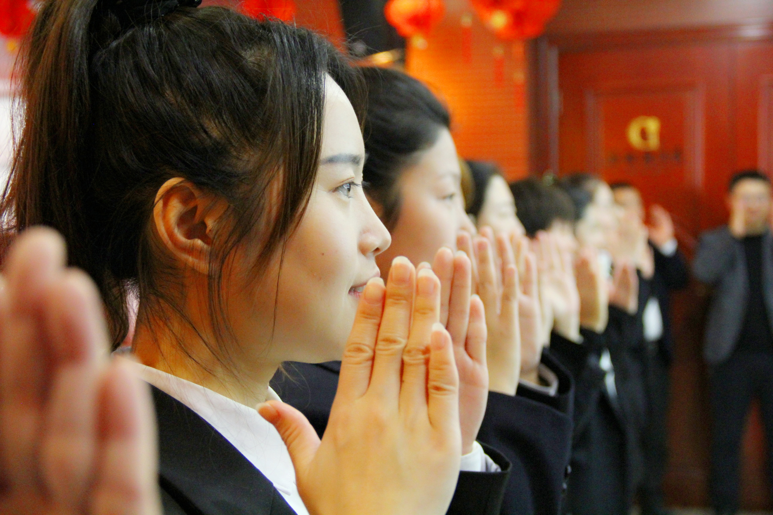 全面提升服務(wù)質(zhì)量，樹立良好企業(yè)文化！